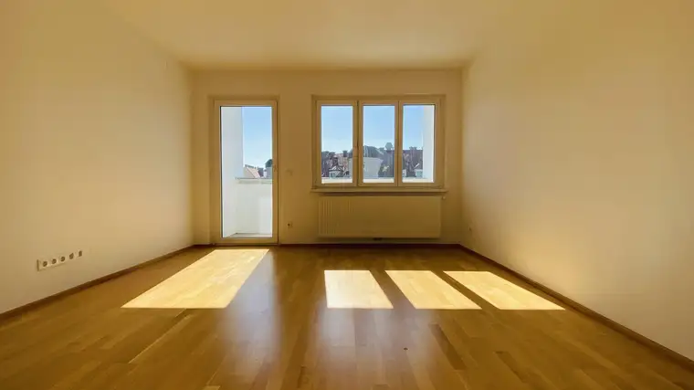 Gemütliche 3-Zimmerwohnung mit großen Räumen südseitige Loggia WG-tauglich