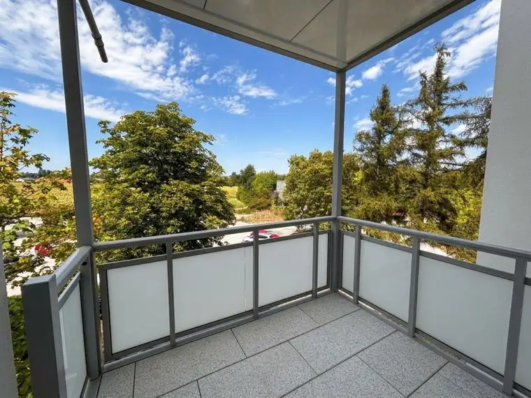Kompakte 2-Zimmer Wohnung mit sonnigem Balkon - teilsaniert!