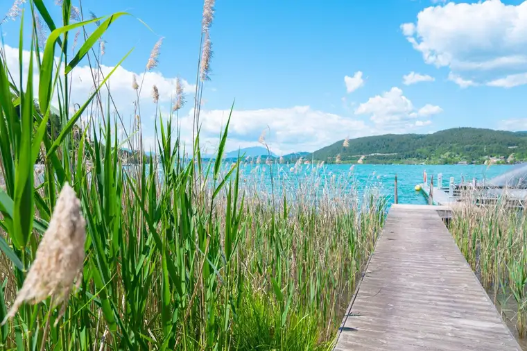 LUXUS-SEEWOHNUNG im ROSENHOF Wörthersee mit atemberaubendem Ausblick