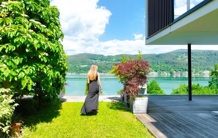 ROSENHOF RESIDENZEN Wörthersee - Traumhafte Garten-Seewohnung mit atemberaubendem Wörtherseeblick