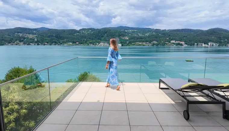 Wörthersee PENTHOUSE mit gigantischer 60 qm Seeblickterrasse neben dem begehrten Golfplatz DELLACH