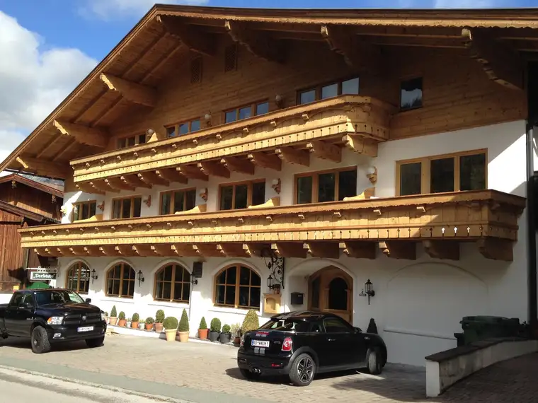 Home of Lässig: Traumhaftes Appartementhaus im Tiroler Stil in Top Lage 