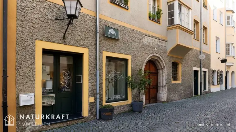Atelier unter Gewölbe mit Wandmalerei in der Haller Altstadt
