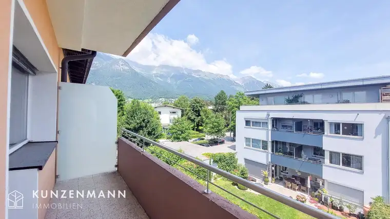 Garconniere im Dachgeschoß mit Balkon und Bergblick