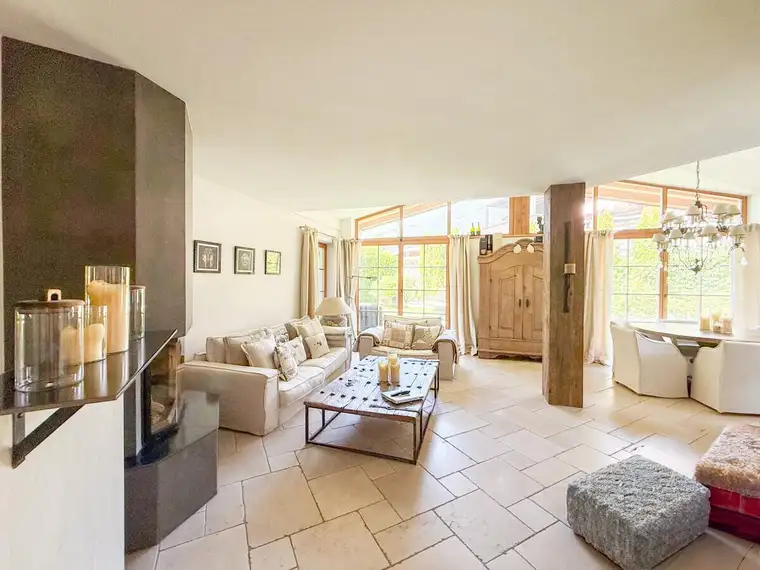 Freizeitwohnsitz - Luxuriöses Residieren mit Garten und Sauna im Herzen von Kitzbühel