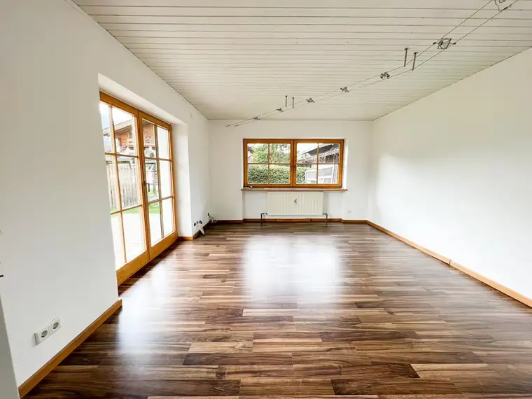 Neuwertige Maisonette mit Freizeitwohnsitz und großem Garten direkt am Golfplatz von Reith