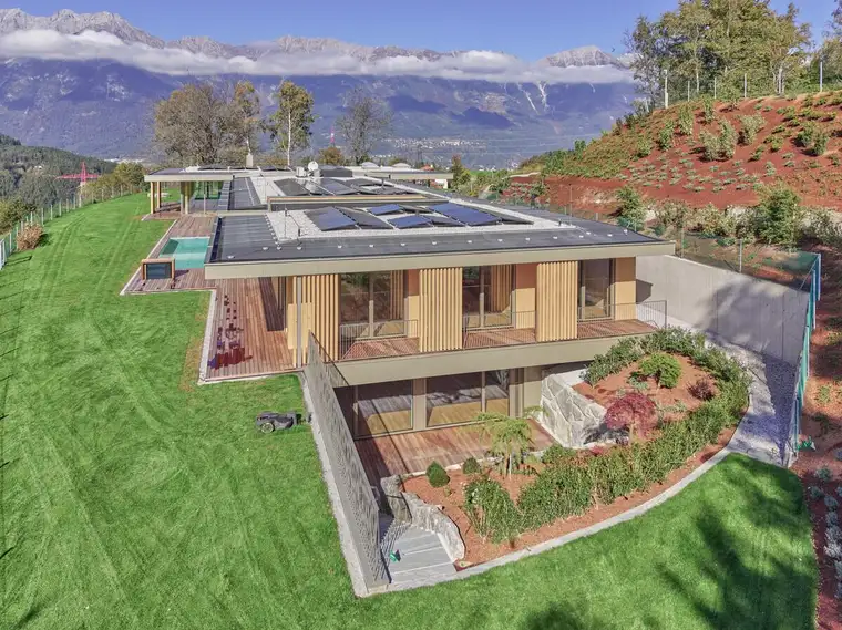 Erstbezug - Einzigartiges Design Highlight in spektakulärer Panoramalage von Vill