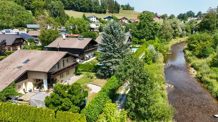 Wohnen am Wasser – Einfamilienhaus in idyllischer Ruhelage