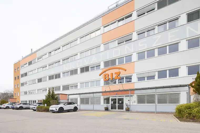 Top 1.06 attraktive Bürofläche BIZ ab 01.11.2026 zu mieten!
