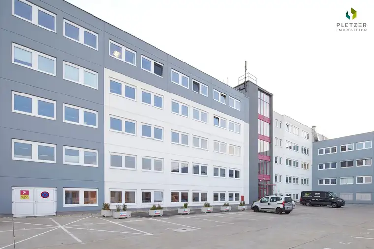Box 08: Lagerfläche im B17-2 mieten (nur in Verbindung mit Vermietung Bürofläche)