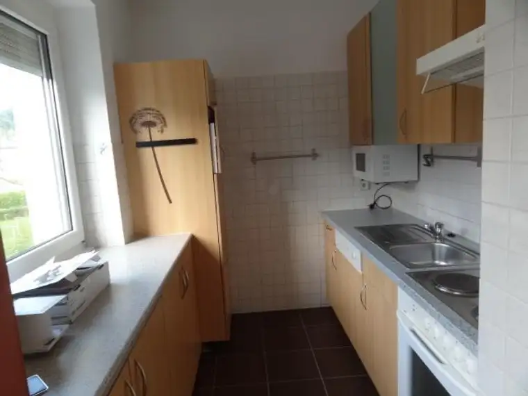 Preislich attraktive Wohnung mit Kinderzimmer und Parkplatz!