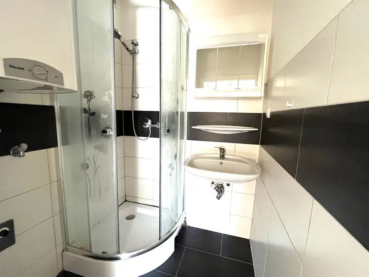 Moderne neu sanierte Wohnung! Platz auch für Ihr Home-Office! Haustiere erlaubt!