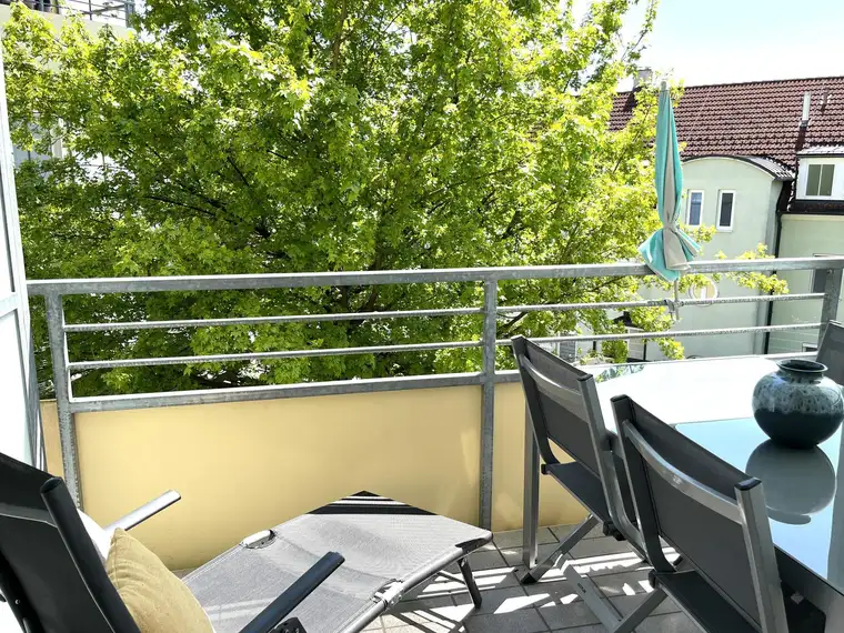 AUFGEPASST: Preislich sehr attraktive 101 m² Wohnung mit 2 Kinderzimmern, Lift und Loggia! Der Sommer kann kommen!