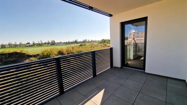 ZWEITBEZUG | 4 ZIMMER WOHNUNG MIT TERRASSE UND WEITBLICK IN LAAPLUS | BARRIEREFREI | BAUJAHR 2023 