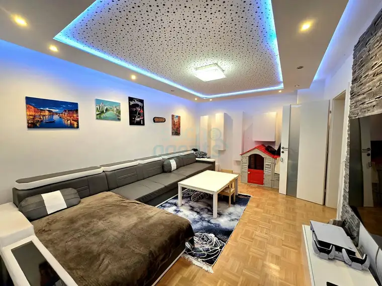 Barrierefreie 3-Zimmer-Erdgeschosswohnung mit Loggia, Carport &amp; Garten in Laakirchen