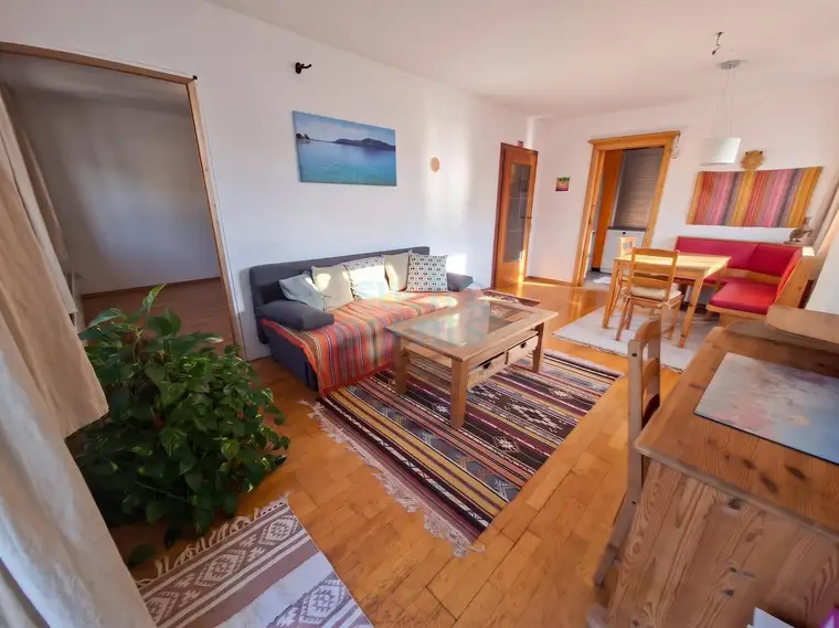 Familienfreundliche 4-Zimmer-Wohnung mit 2 Balkonen in Vöcklamarkt