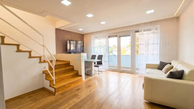 Großzügig &amp; Hell - modernisierte 4-Zimmer-Maisonette mit Westloggia und Lift | Nähe Klinikum