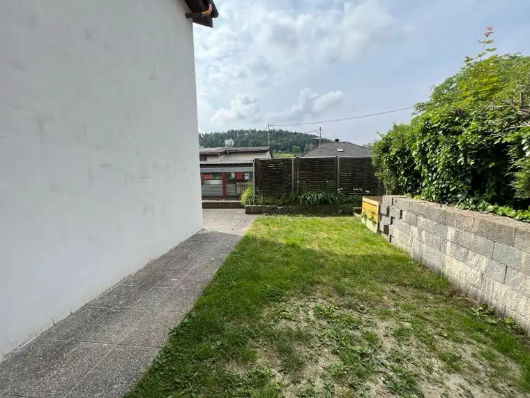 Terrasse, Gemeinschaftsgarten und Kaminofen! Preiswerte 3 Zimmerwohnung in Engerwitzdorf