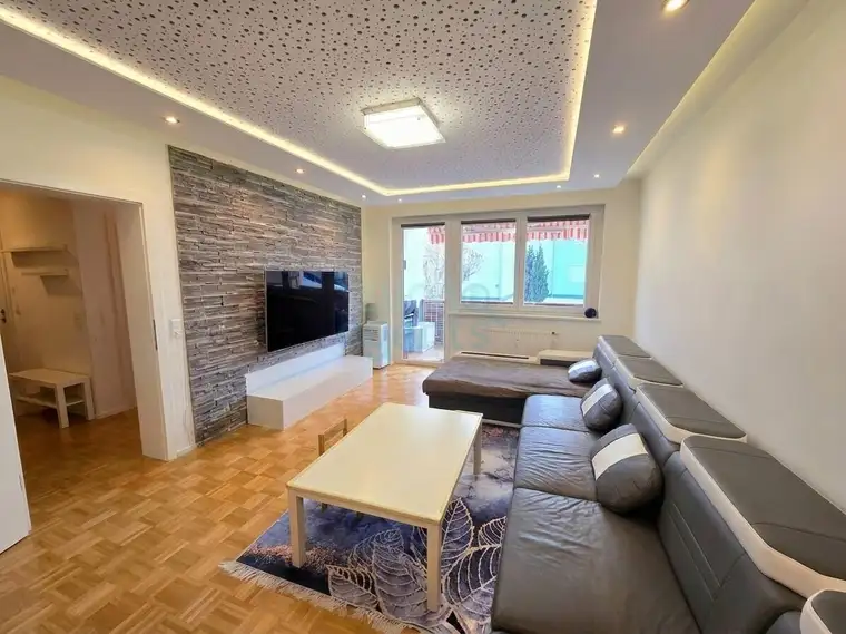 Frühlings-Highlight: Helle, Modernisierte EG-Wohnung mit Loggia, Carport &amp; Top-Küche in ruhiger Lage