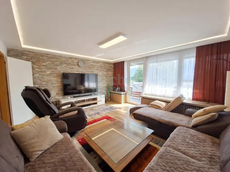 Modernisierte 3-Zimmer-Wohnung mit Traunseeblick, Loggia &amp; kompletter Möblierung