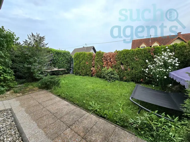 Großzügige 4-Zimmerwohnung mit Wintergarten, Terrasse und Eigengarten