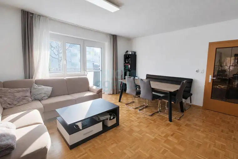 3-Zimmer-Wohnung mit Balkon, Kaminofen &amp; Parkplatz im Eigentum in Schwanenstadt