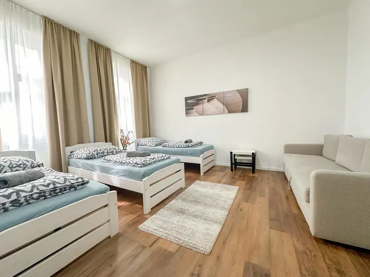 Top renovierte 2,5 Zimmerwohnung in Parknähe