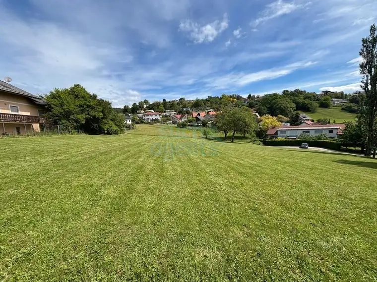 Großzügiges Baugrundstück in begehrter Lage am Gedersberg