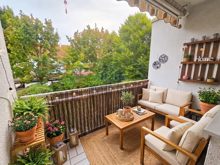 Gepflegte 3-Zimmer-Wohnung mit Süd-Balkon, Kamin, Carport &amp; Freistellplatz in ruhiger Lage