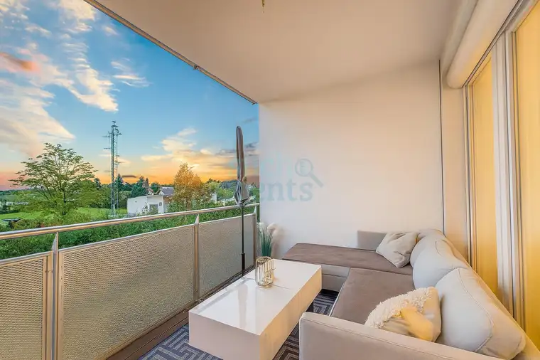 NEUER PREIS - Neubau: Möblierte 3-Zimmer-Wohnung mit Balkon und Tiefgaragenstellplatz