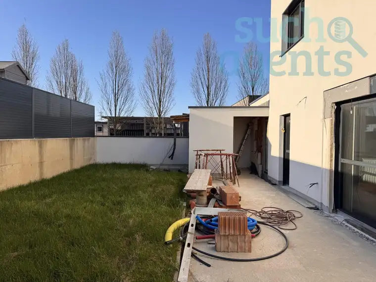 Belagsfertige Doppelhaushälfte mit Garage