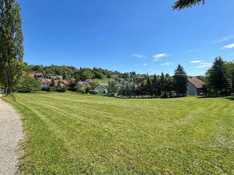 Großzügiges Baugrundstück in begehrter Lage am Gedersberg