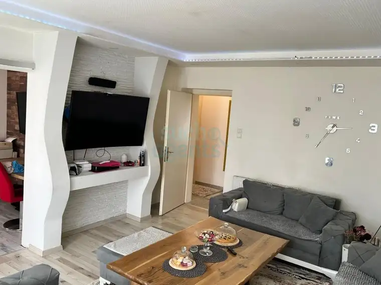 Neuwertige 4-Zimmer-Eigentumswohnung mit ca. 90 m²