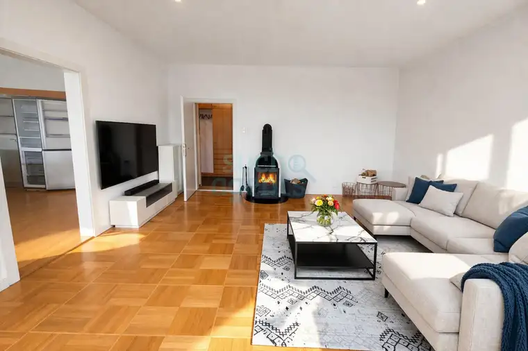 Neuer Preis! Große 4 Zimmerwohnung mit hohen Decken und 15 m² Balkon in zentraler Lage von Wels