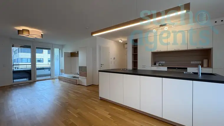 Exklusive Neubauwohnung mit Balkon, Loggia und Tiefgaragenplatz