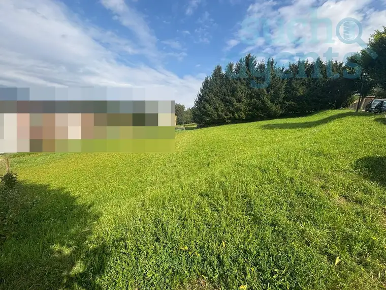 Großes Grundstück mit wunderschöner Aussicht in einer ruhigen Lage