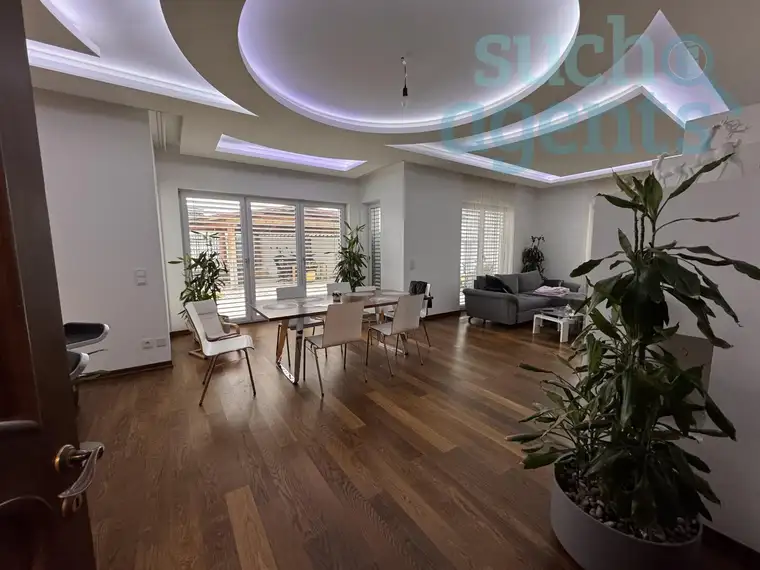 Stilvolle Villa im modernen Klassik-Look