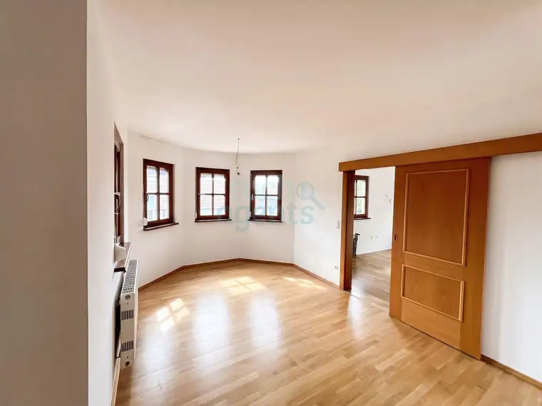 Gepflegtes Mehrfamilienhaus mit traumhaftem Garten und viel Platz