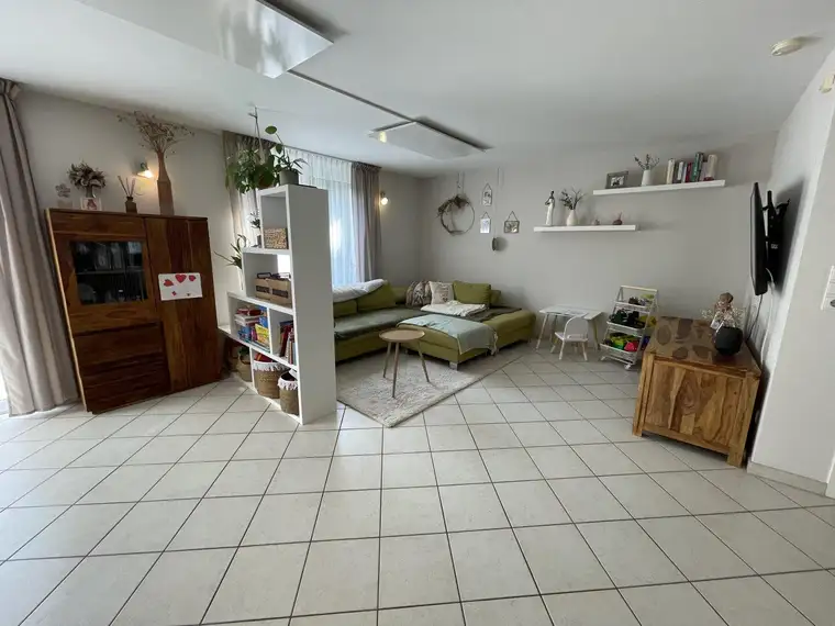 Hauscharakter zum Wohnungspreis! 3-Zimmer Familienrefugium über 2 Etagen! inkl. Garten und Carport