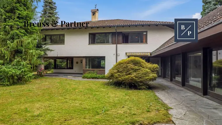 Exklusive Villa mit privatem Wellness- und Indoor-Poolbereich auf parkähnlichem Grundstück in Lustenau