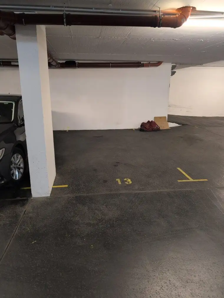 Tiefgaragenplatz in 1100 Wien zu vermieten – sicher parken um 100 € monatlich