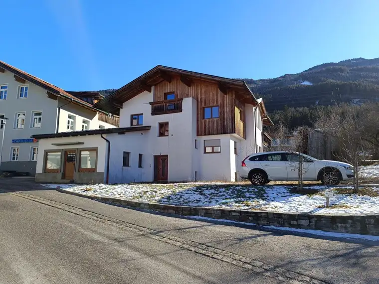 Perfekt und einzigartig, für Private oder Bauträger, Haus mit großem Grundstück in Rinn