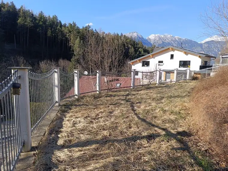 Unbebautes Grundstück in ruhiger, sonniger Lage in Aldrans, nützen Sie Ihre Chance.