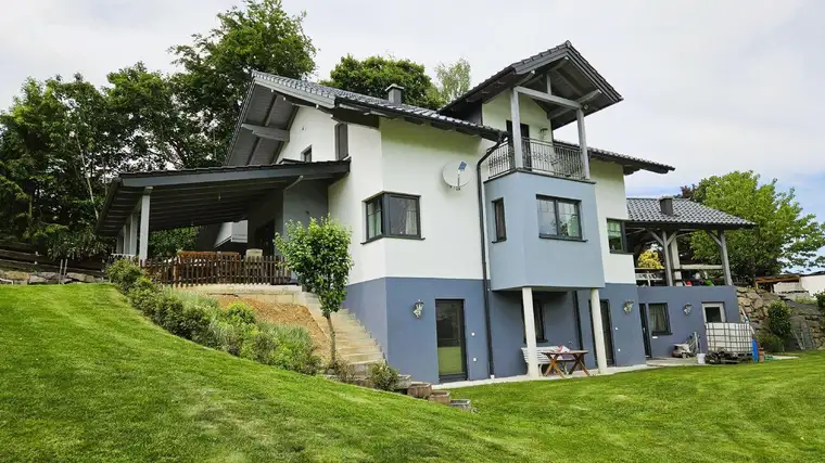Idyllisches Paradies im Grünen: Traumhaftes Einfamilienhaus mit weitläufigem Grundstück