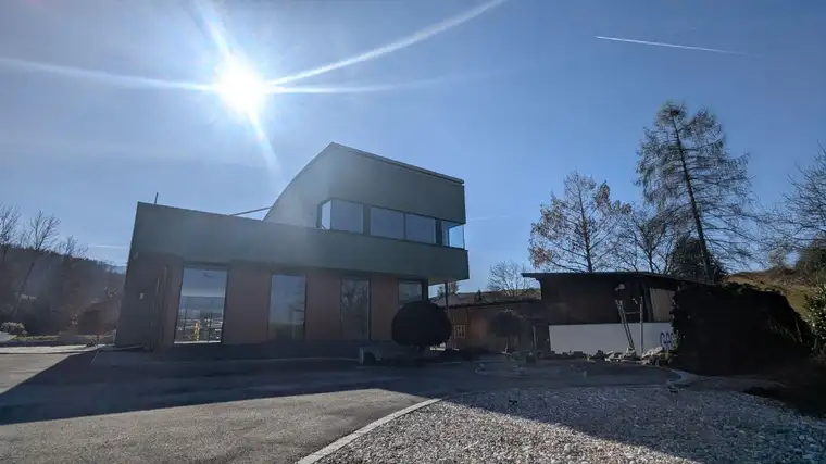 Perfekte Lage: Büro- Verkaufsfläche nahe der Westautobahn - auch zur Miete