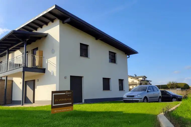 ​​​​​​​Moderne Doppelhaushälfte in Auerbach - 132m2 - Baujahr 2020