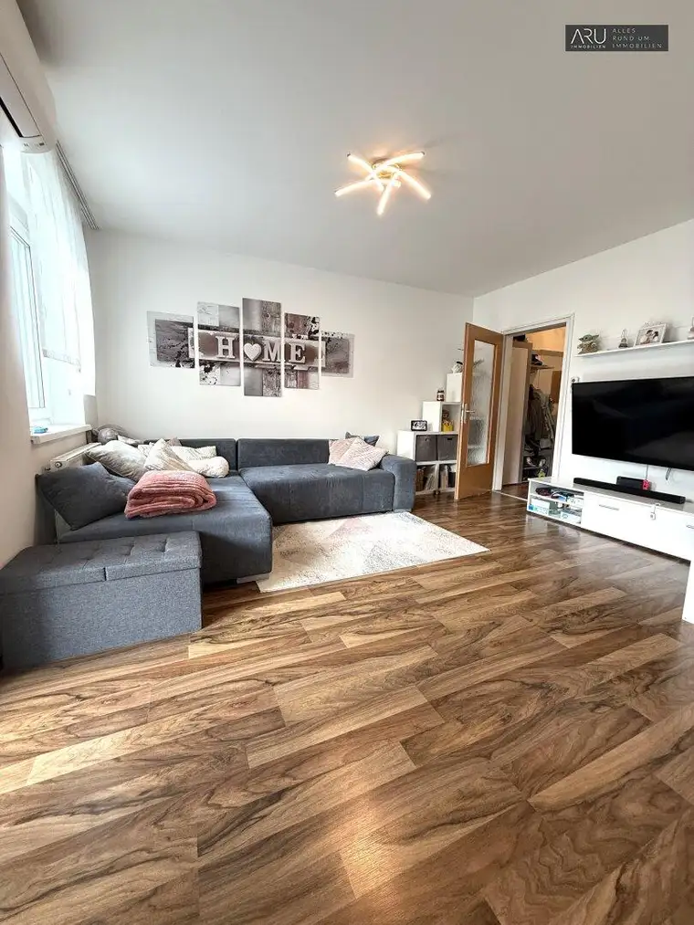 Neuwertige und moderne 3-Zimmer-Wohnung mit Loggia
