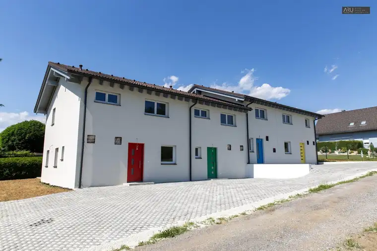 Wohnpark Schölbing: Belagsfertiges Reihenhaus mit 76 m² Garten, Terrasse &amp; Balkon nahe Hartberg