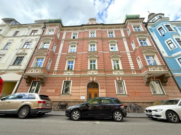 Wohnen mit Altbauflair - Sanierte Altbauwohnung in Saggen