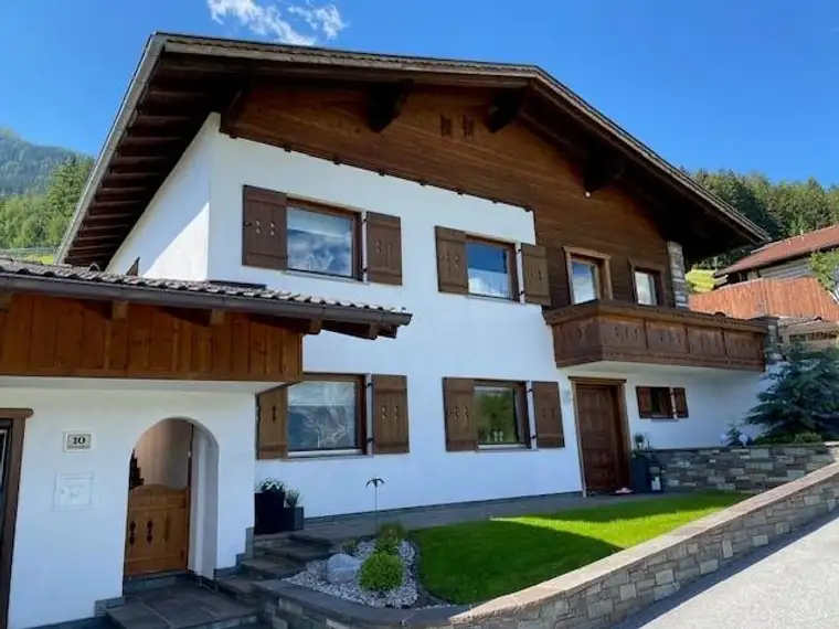Ruhiges Einfamilienhaus in Flaurlingberg mit herrlichem Bergblick